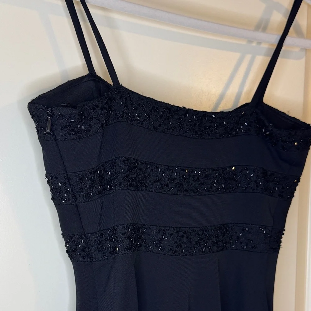 Elegant Black Dress with Sheer Overlay - Picture 6 of 7